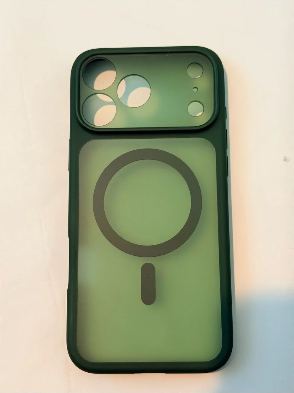 iPhone 17 pro Max MagSafe-Compatible Protective Phone Case in Forest Green